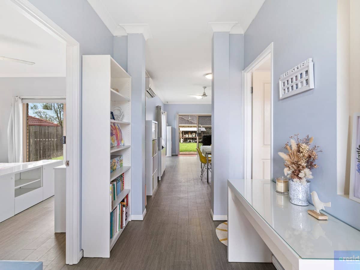 69 Grove Road, Edens Landing - Thumbnail 2