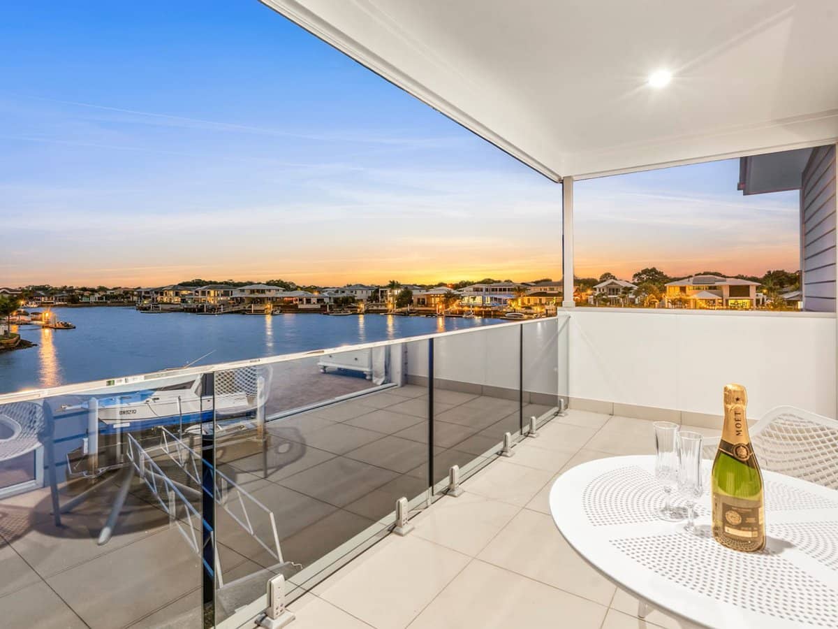 23 Sea Glint Place, PELICAN WATERS - Thumbnail 1