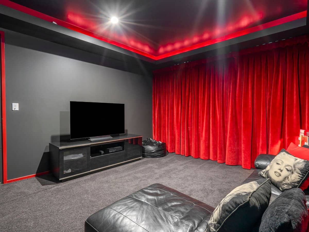 23 Sea Glint Place, PELICAN WATERS - Thumbnail 12