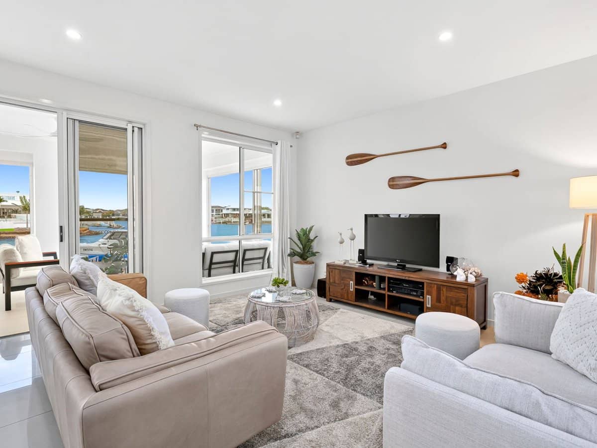 23 Sea Glint Place, PELICAN WATERS - Thumbnail 17