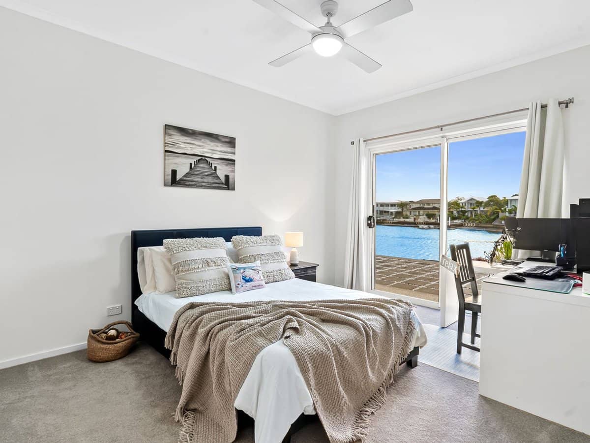 23 Sea Glint Place, PELICAN WATERS - Thumbnail 20