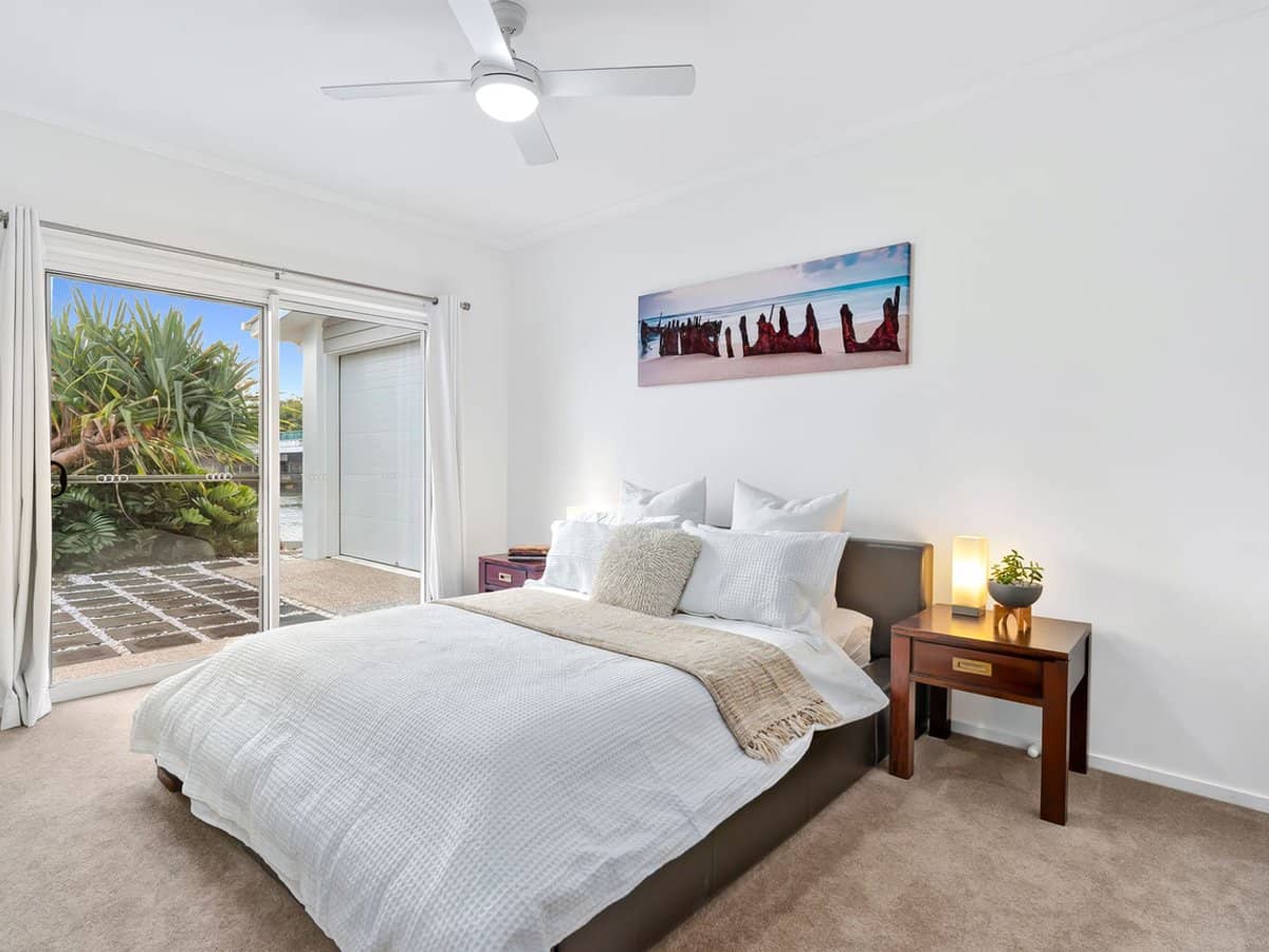 23 Sea Glint Place, PELICAN WATERS - Thumbnail 21