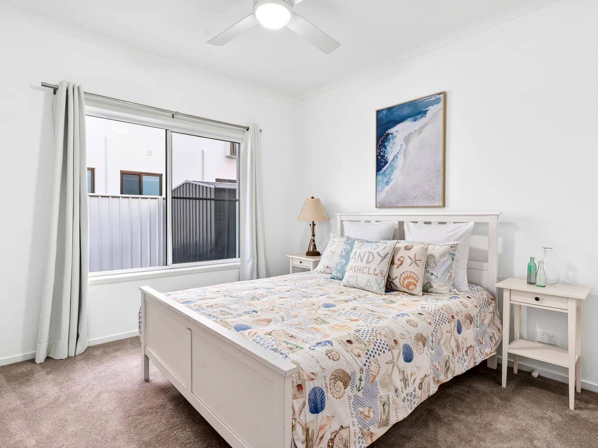 23 Sea Glint Place, PELICAN WATERS - Thumbnail 22