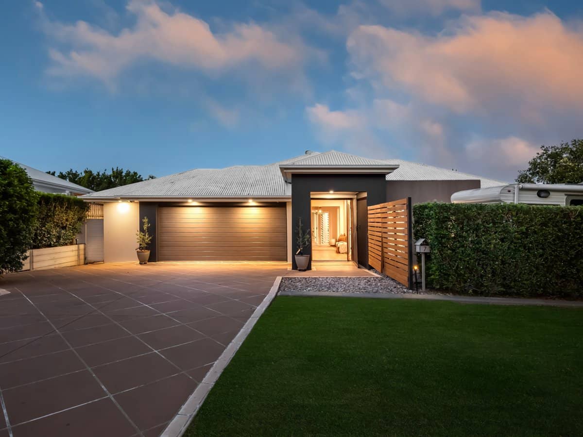7 Stormvogel Court, COOMERA WATERS - Thumbnail 3