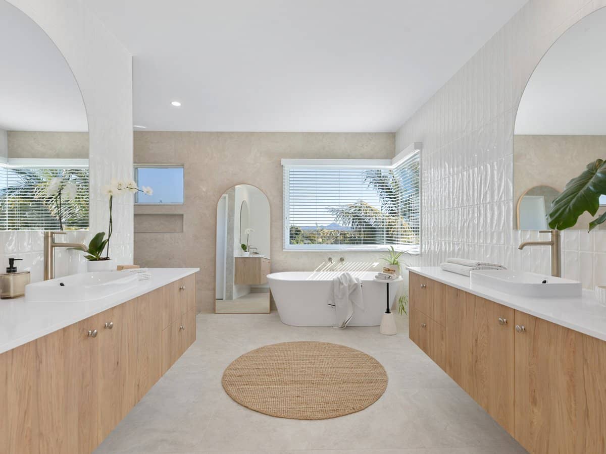 11 Newport Street, SUNRISE BEACH - Thumbnail 2