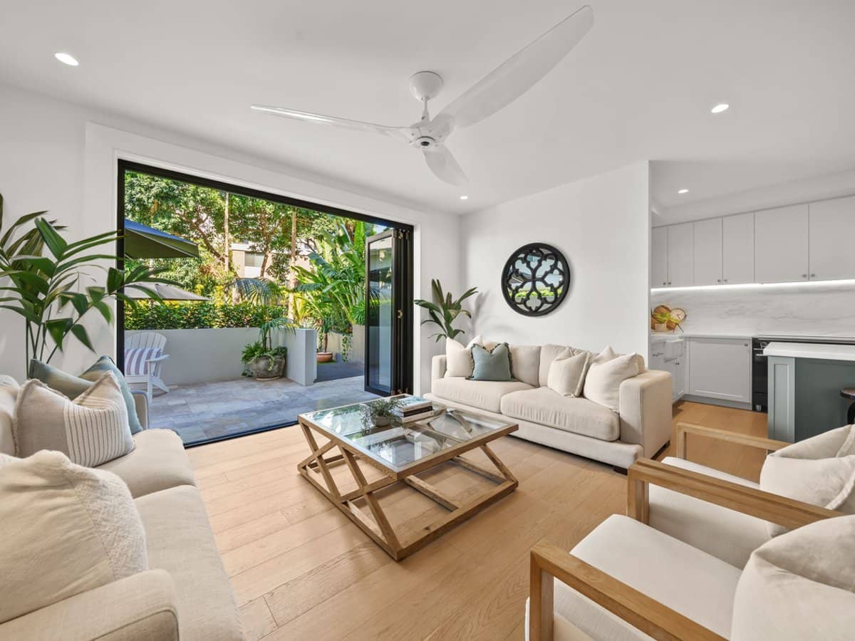 3-5 Beach Parade, SURFERS PARADISE - Thumbnail 2