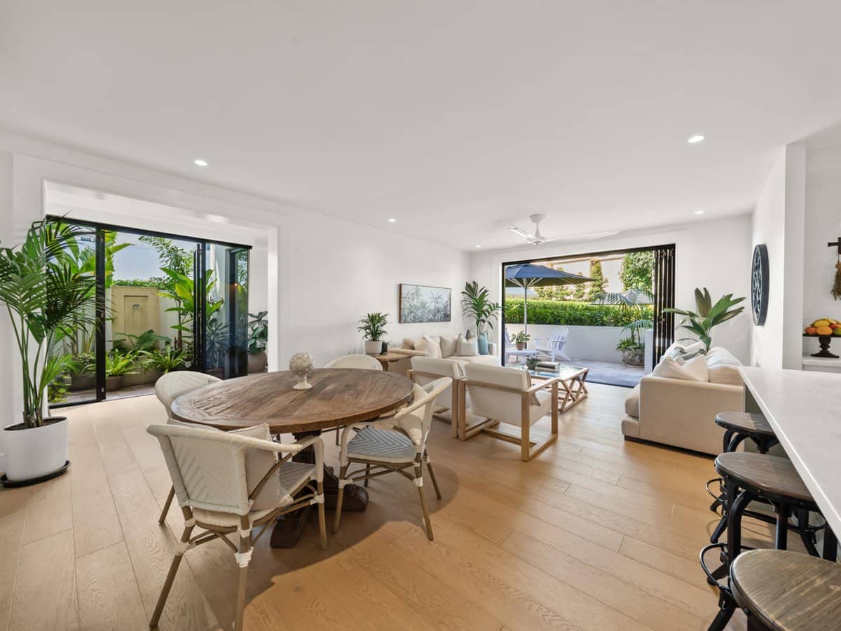 3-5 Beach Parade, SURFERS PARADISE - Thumbnail 3