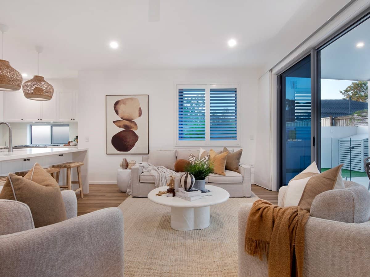 7 Esther Place, SURFERS PARADISE - Thumbnail 1