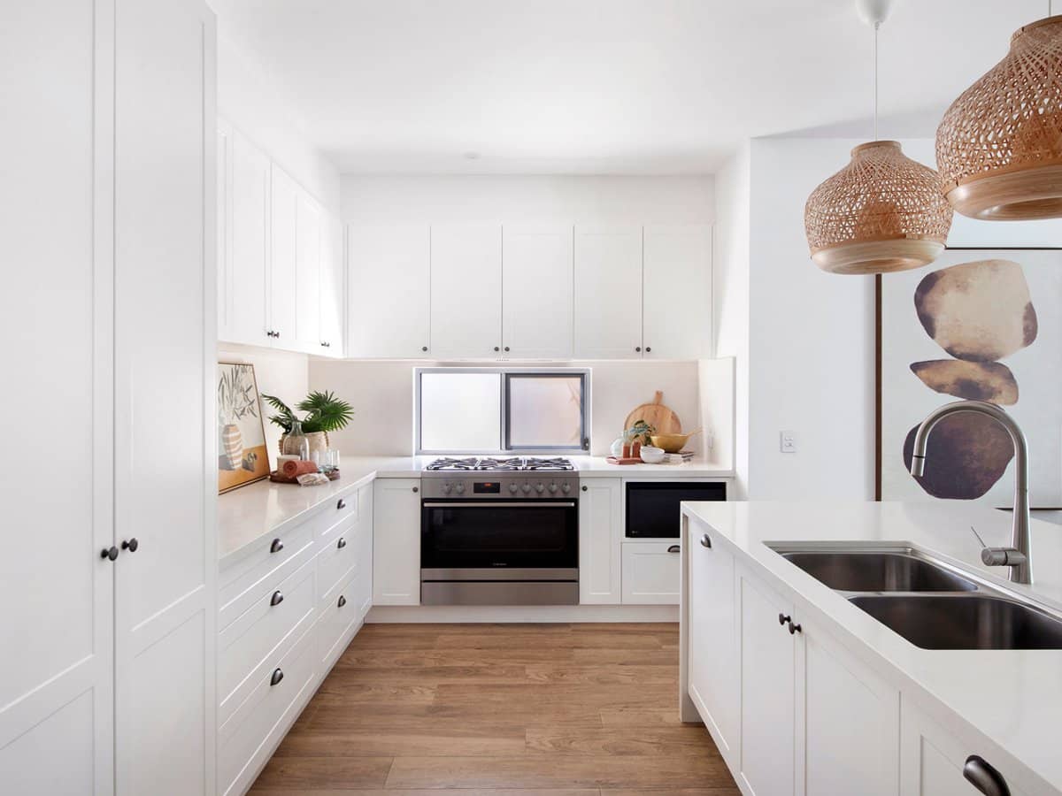 7 Esther Place, SURFERS PARADISE - Thumbnail 4