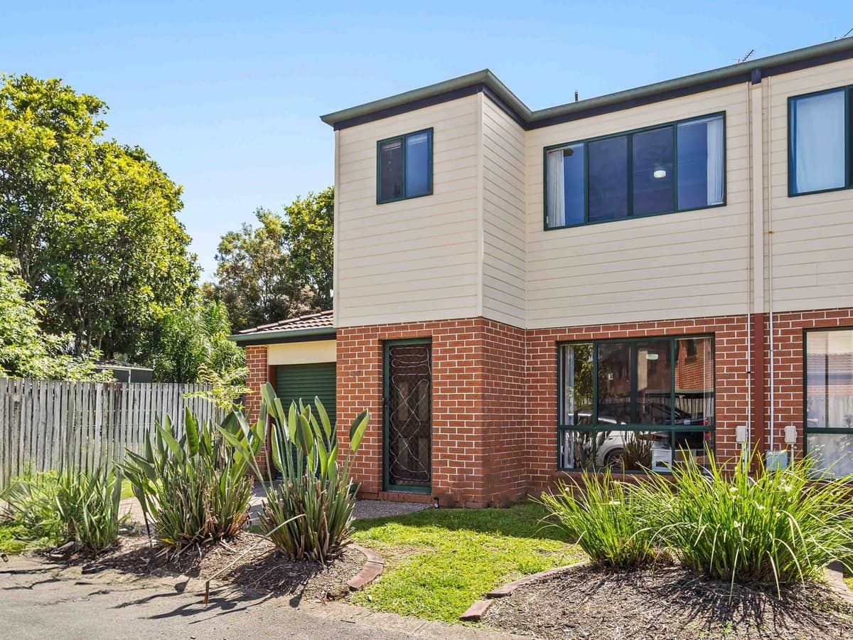 1 Koala Town Road, Upper Coomera - Thumbnail 2