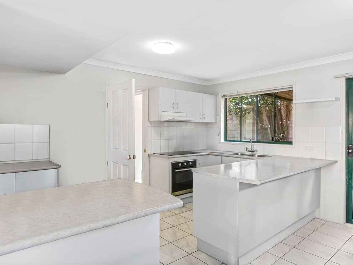 1 Koala Town Road, Upper Coomera - Thumbnail 3