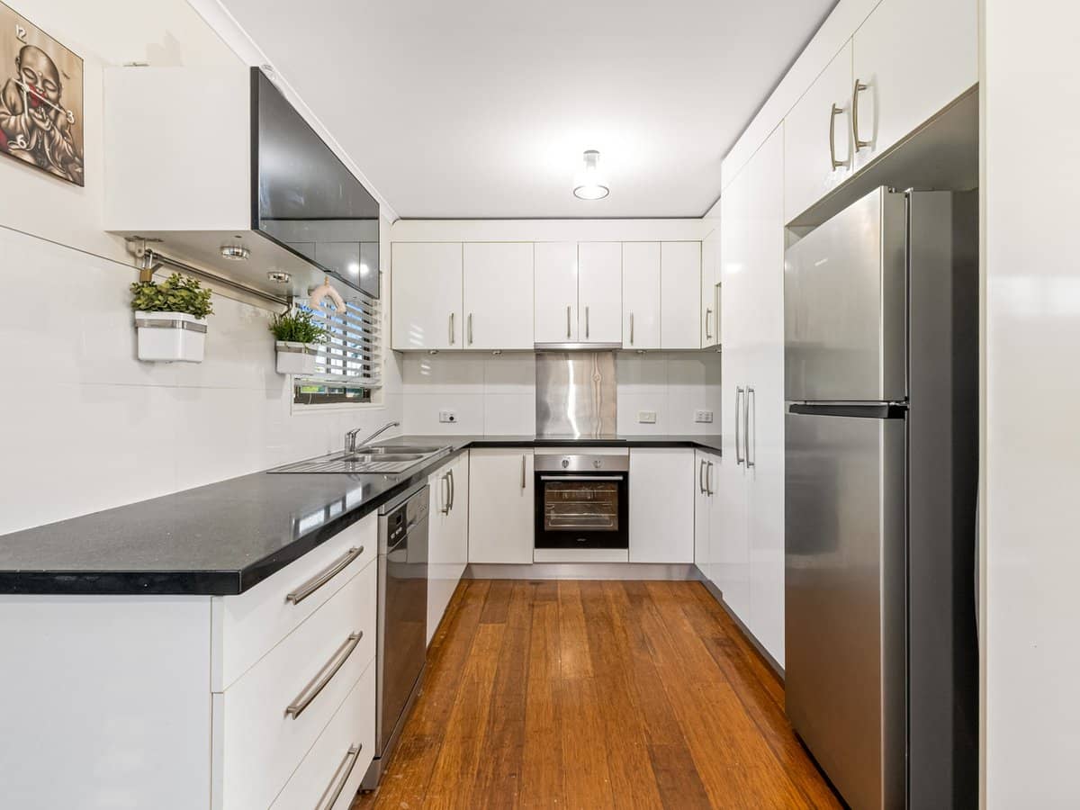 20 McGrath Street, WATERFORD WEST - Thumbnail 3