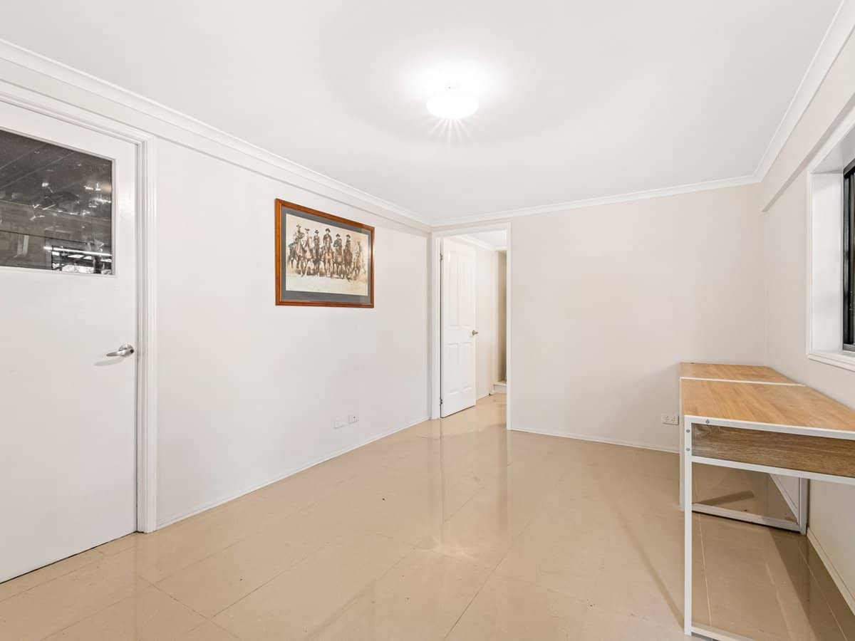 20 McGrath Street, WATERFORD WEST - Thumbnail 12