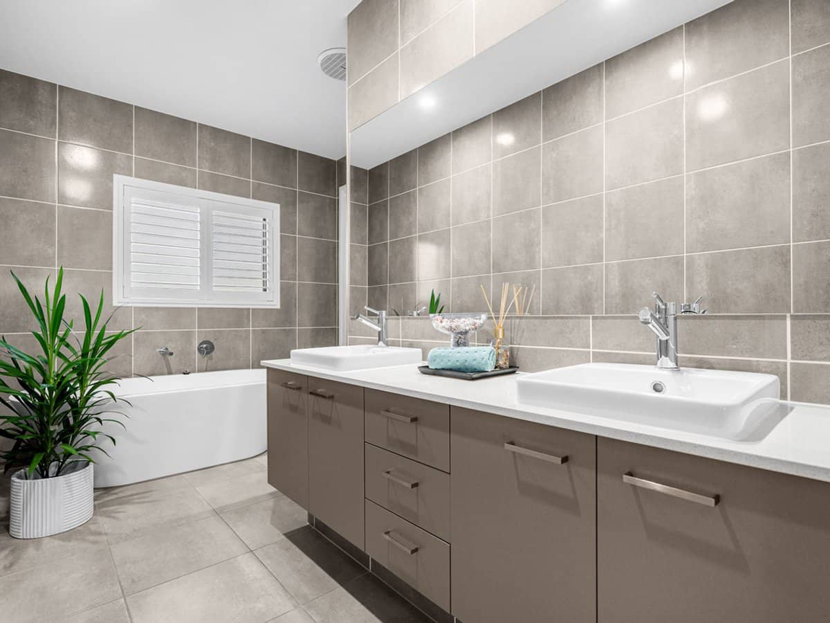 24 Alkoomie Street, WYNNUM - Thumbnail 10