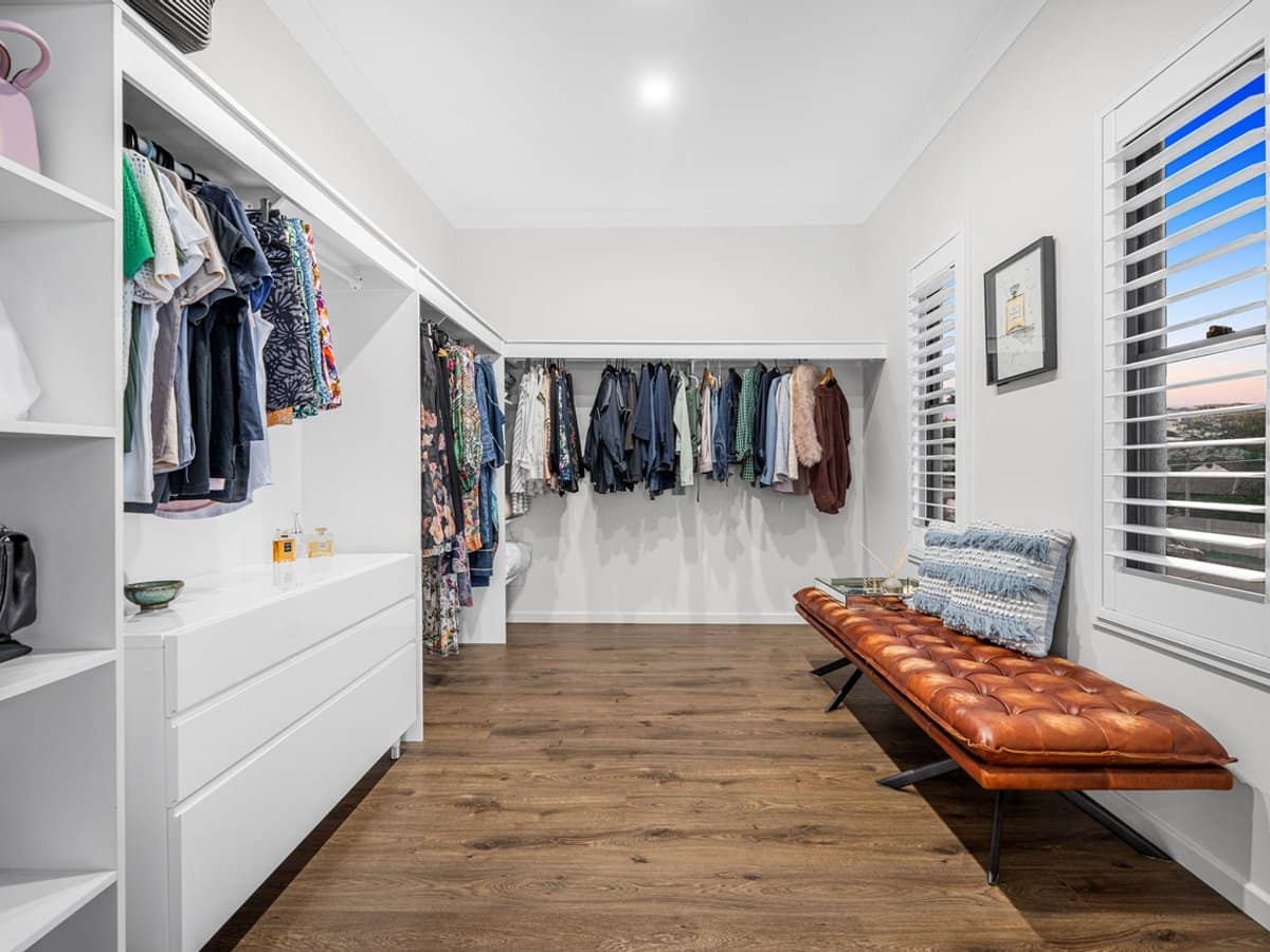 24 Alkoomie Street, WYNNUM - Thumbnail 11