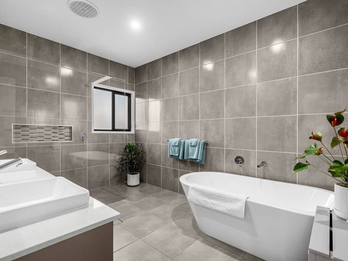 24 Alkoomie Street, WYNNUM - Thumbnail 15