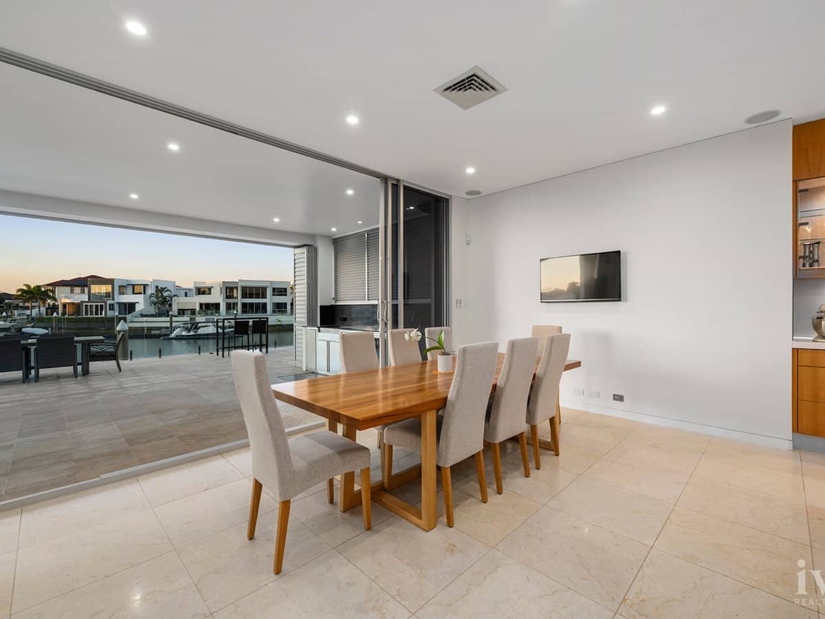 8 King Charles Drive, Sovereign Islands - Thumbnail 9