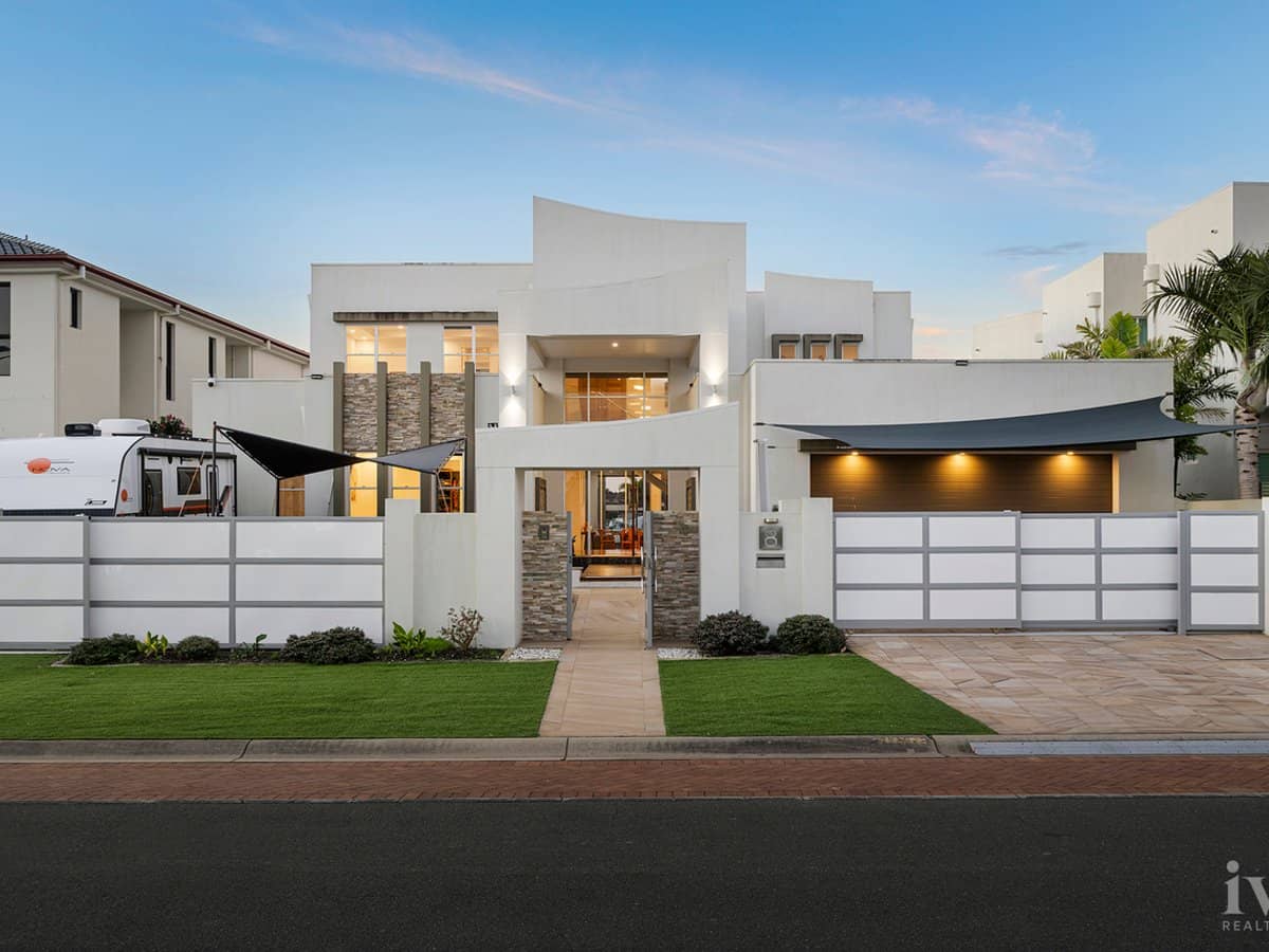 8 King Charles Drive, Sovereign Islands - Thumbnail 22