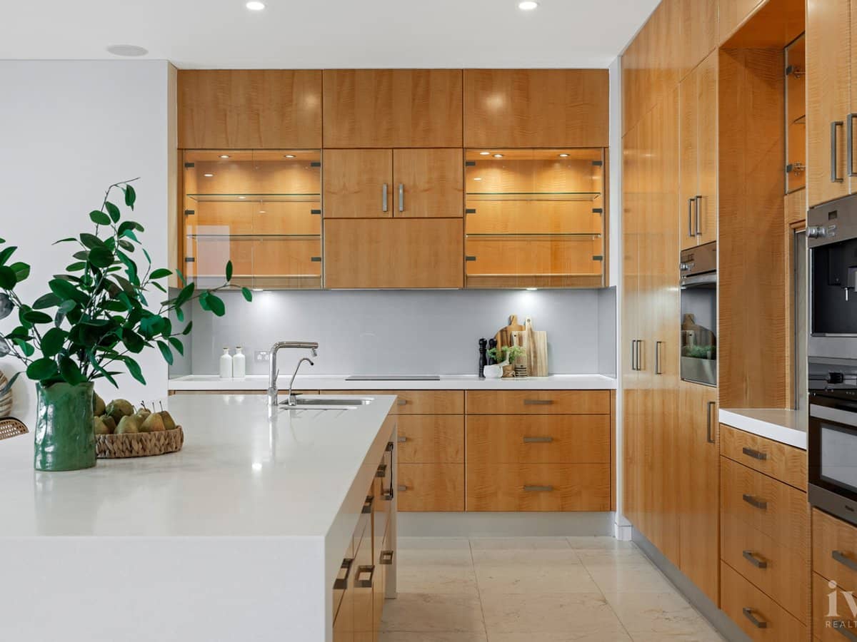 8 King Charles Drive, Sovereign Islands - Thumbnail 5