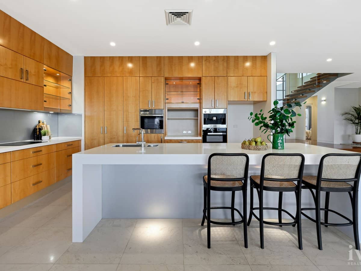 8 King Charles Drive, Sovereign Islands - Thumbnail 7