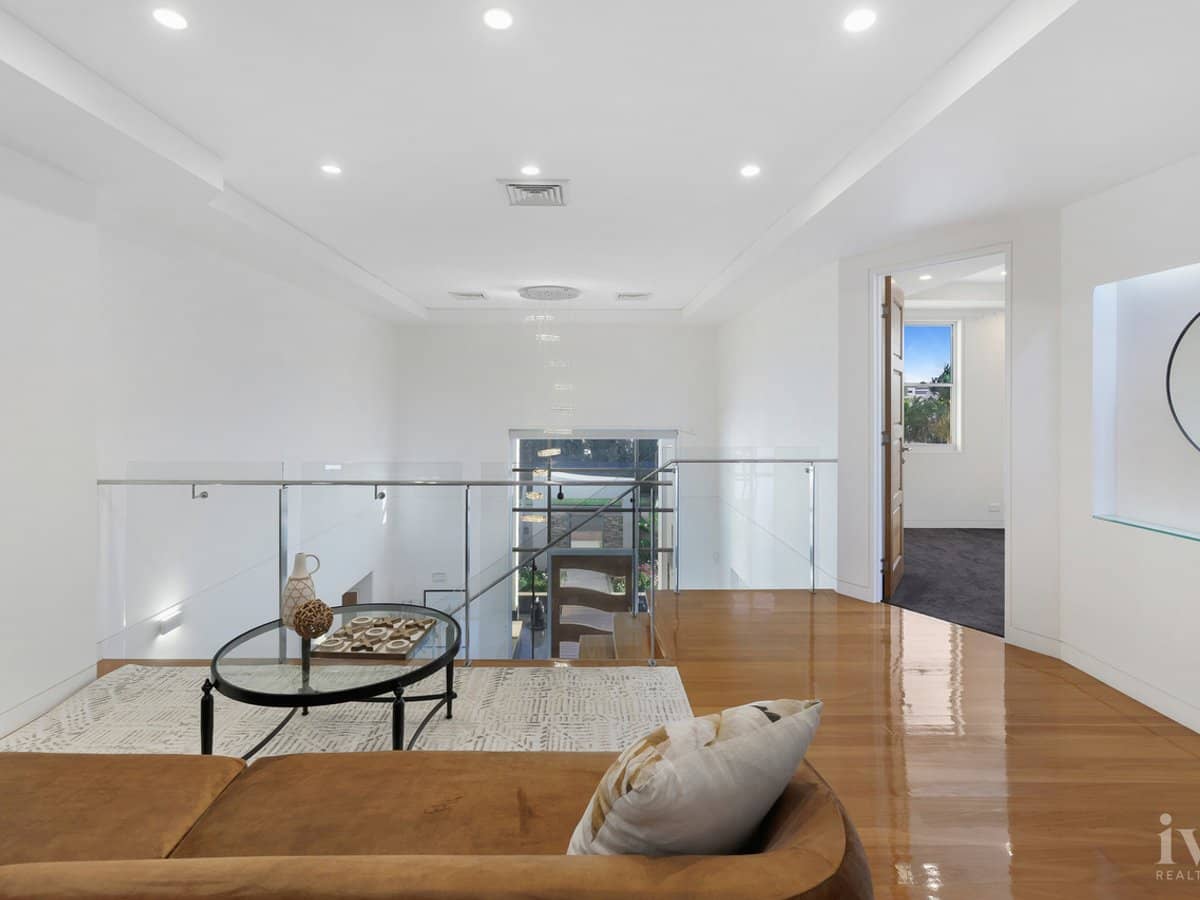 8 King Charles Drive, Sovereign Islands - Thumbnail 16