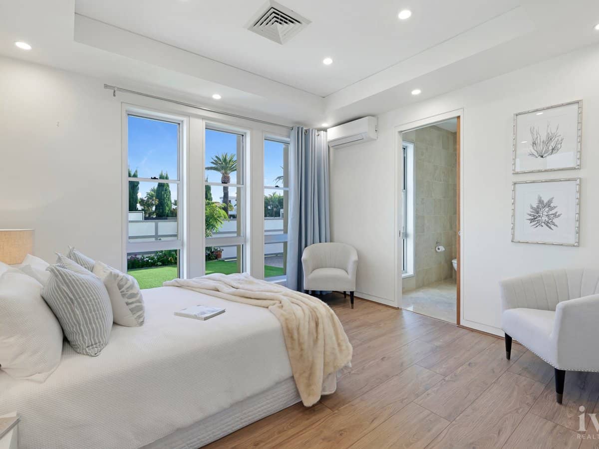 8 King Charles Drive, Sovereign Islands - Thumbnail 23