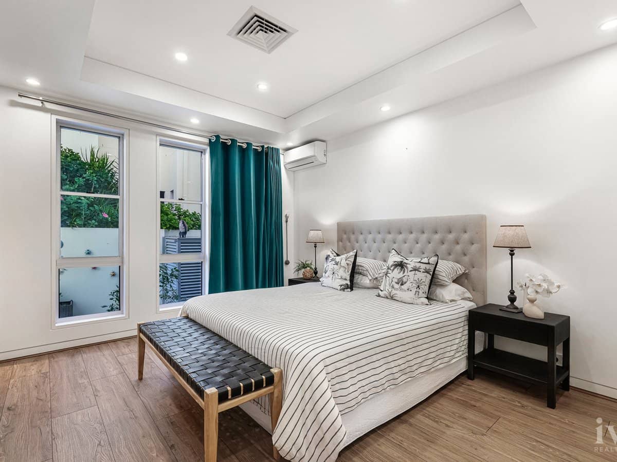 8 King Charles Drive, Sovereign Islands - Thumbnail 25