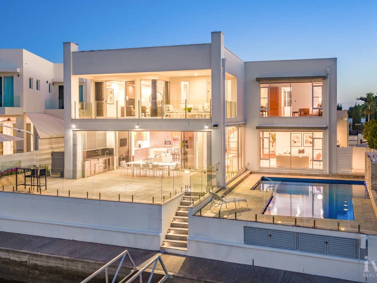 8 King Charles Drive, Sovereign Islands - Thumbnail 27