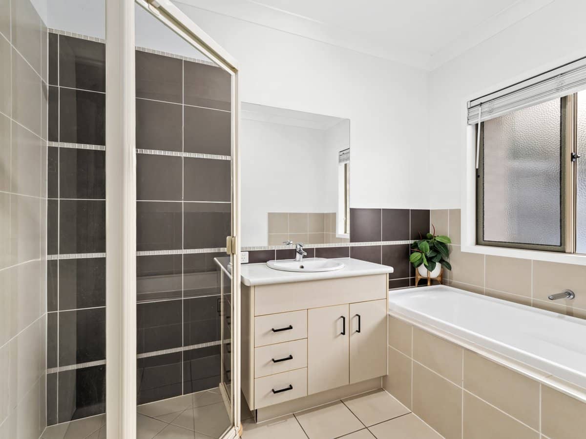 2-4 Eyre Place, JIMBOOMBA - Thumbnail 11