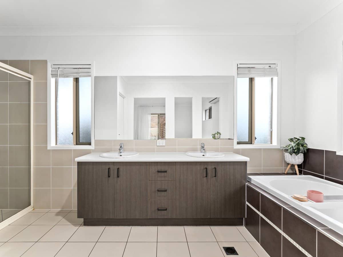 2-4 Eyre Place, JIMBOOMBA - Thumbnail 16