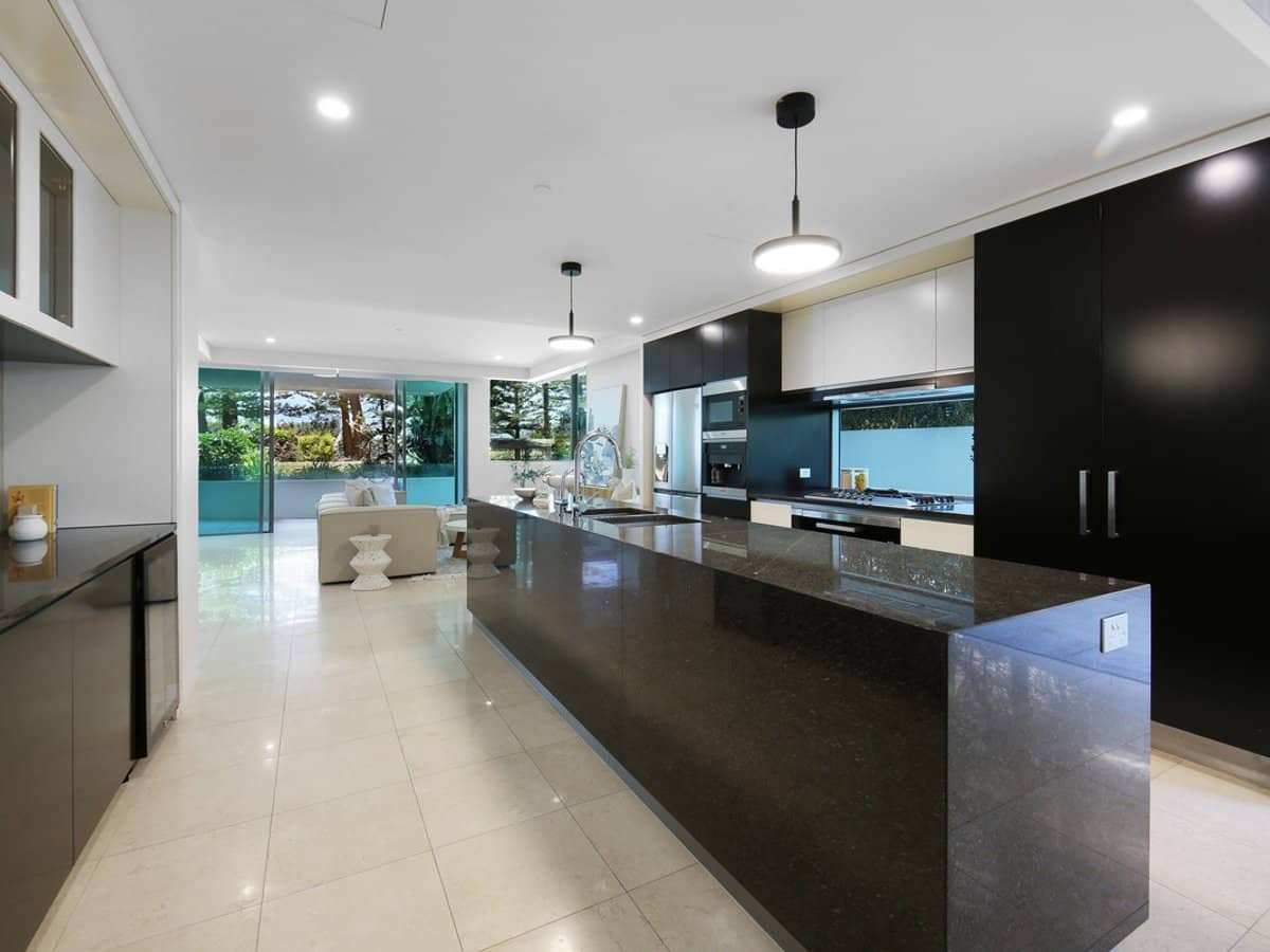 106 The Esplanade, Burleigh Heads - Thumbnail 6