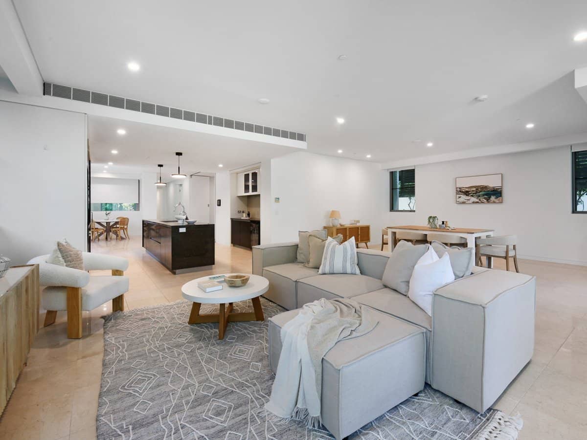 106 The Esplanade, Burleigh Heads - Thumbnail 11