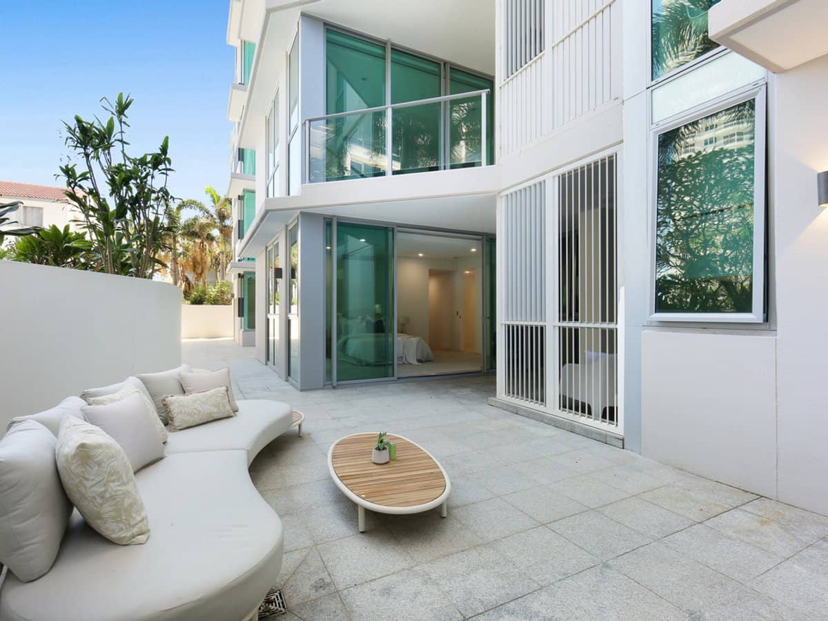 106 The Esplanade, Burleigh Heads - Thumbnail 19