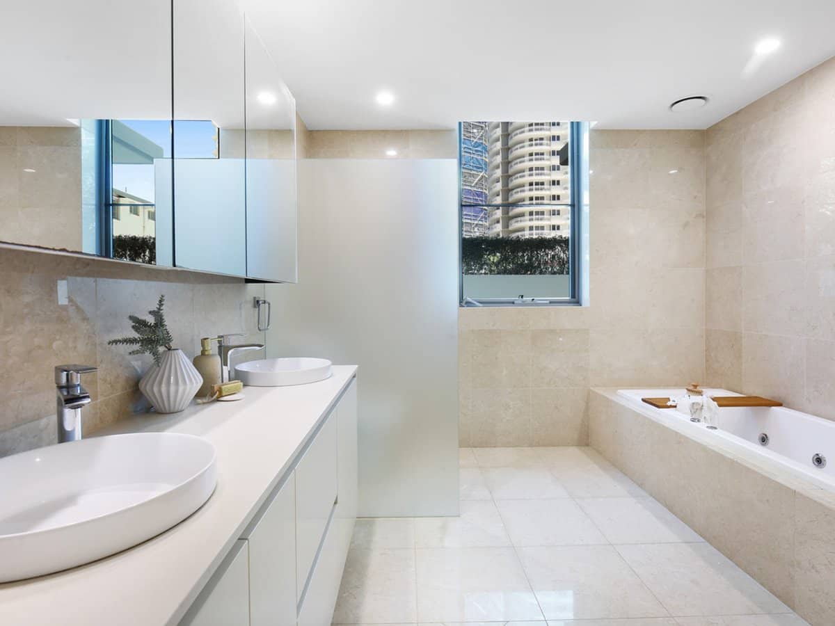 106 The Esplanade, Burleigh Heads - Thumbnail 23