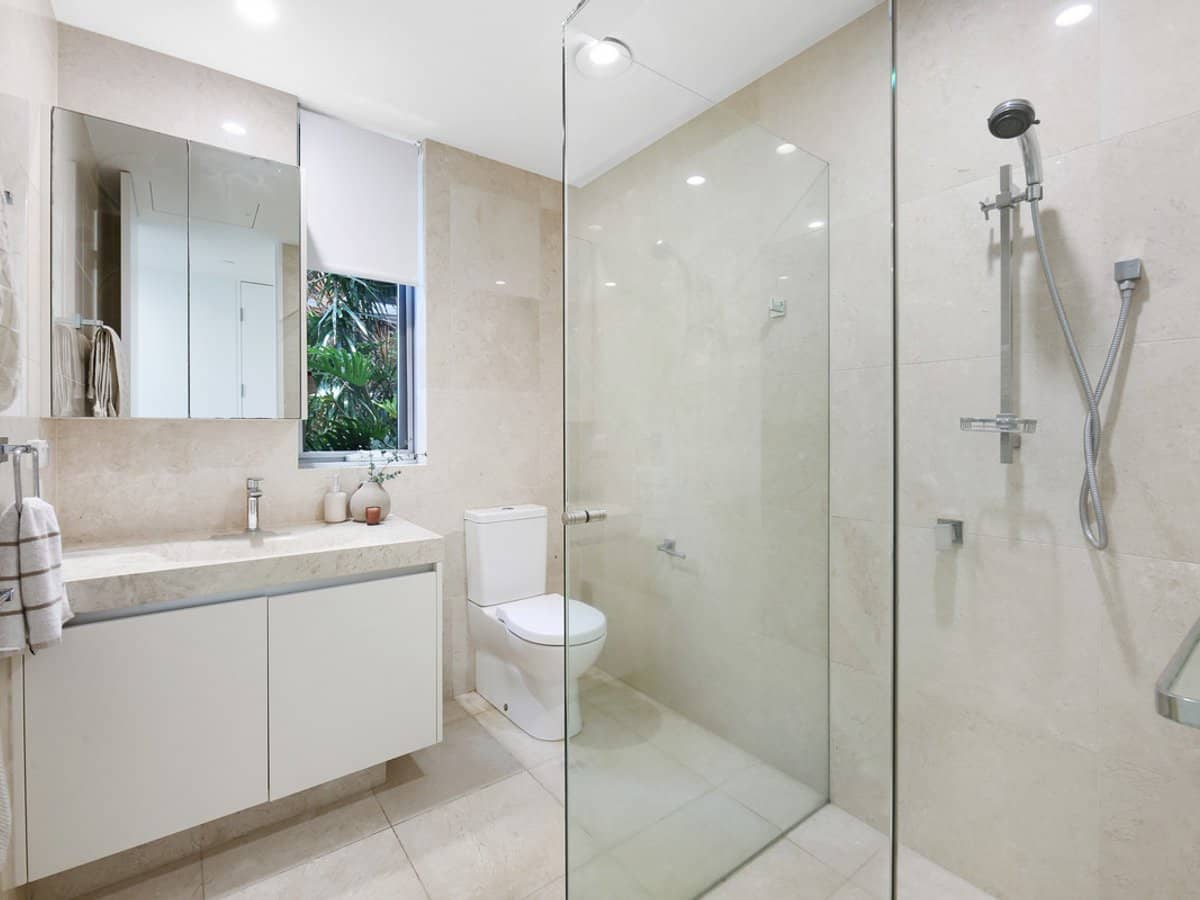 106 The Esplanade, Burleigh Heads - Thumbnail 25