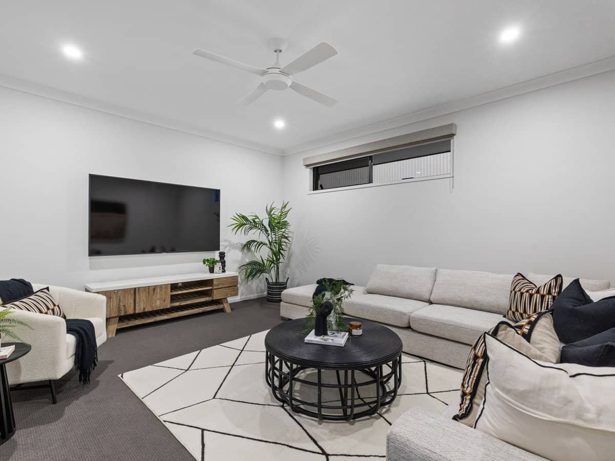 54 Cranleigh Street, WYNNUM WEST - Thumbnail 9