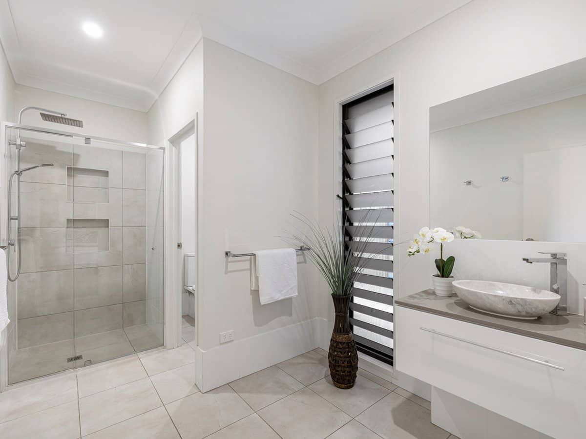 54 Cranleigh Street, WYNNUM WEST - Thumbnail 11