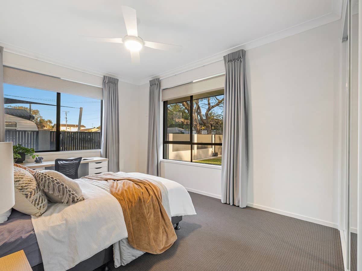 54 Cranleigh Street, WYNNUM WEST - Thumbnail 13