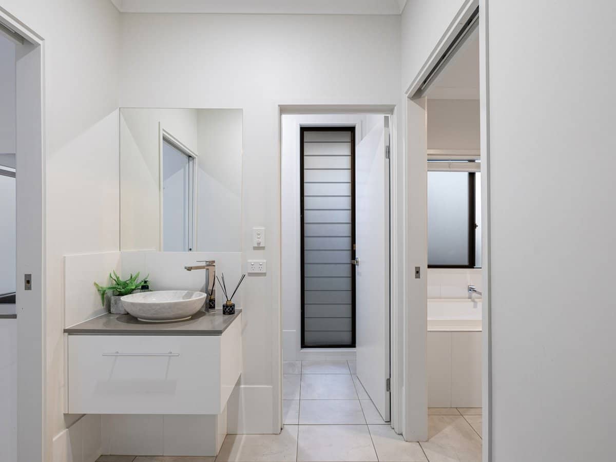 54 Cranleigh Street, WYNNUM WEST - Thumbnail 16