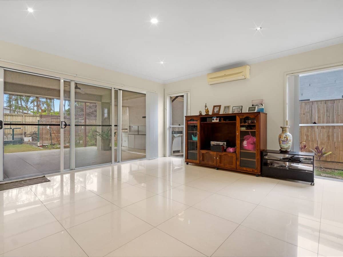 103 Sinnamon Road, Sinnamon Park - Thumbnail 4