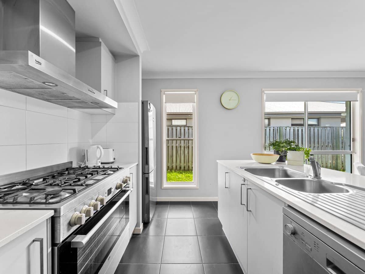 39 Stinson Circuit, COOMERA - Thumbnail 4