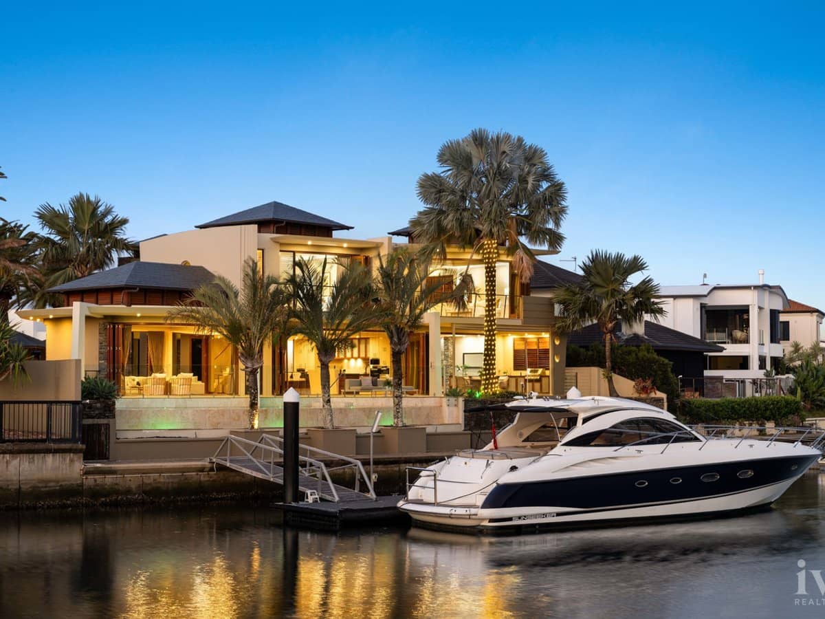 31 The Sovereign Mile, SOVEREIGN ISLANDS - Thumbnail 1