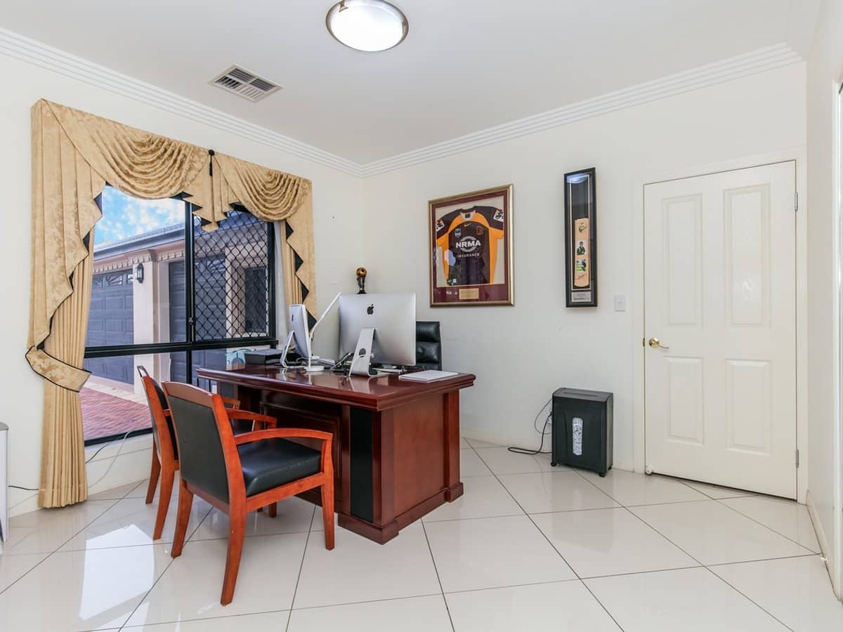 180 Hawthorn Circuit, STRETTON - Thumbnail 13