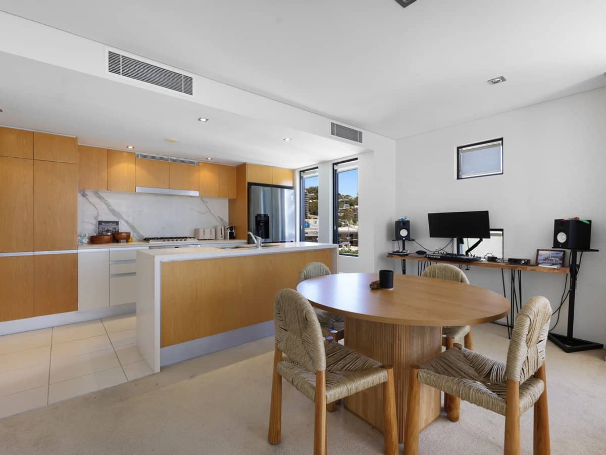 2-14 The Esplanade, Burleigh Heads - Thumbnail 4