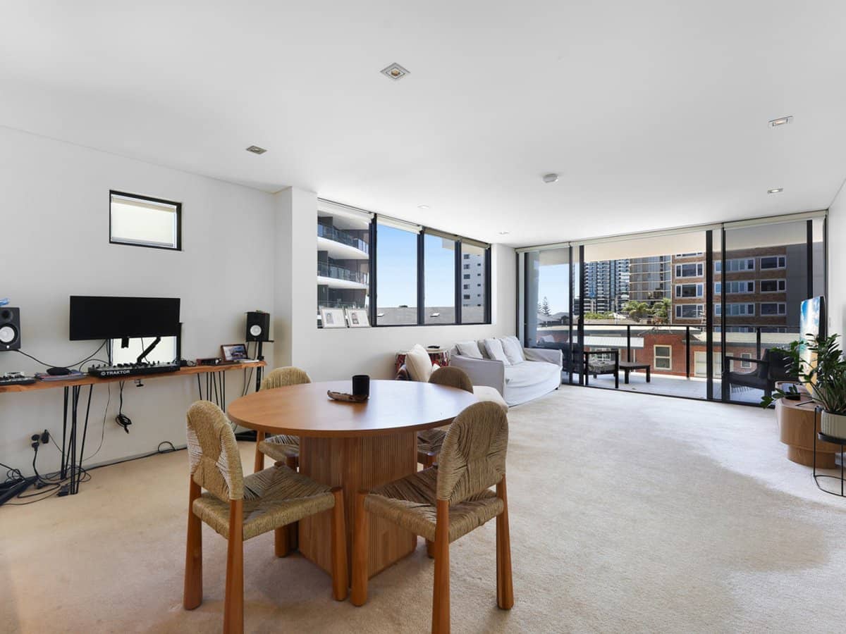 2-14 The Esplanade, Burleigh Heads - Thumbnail 5