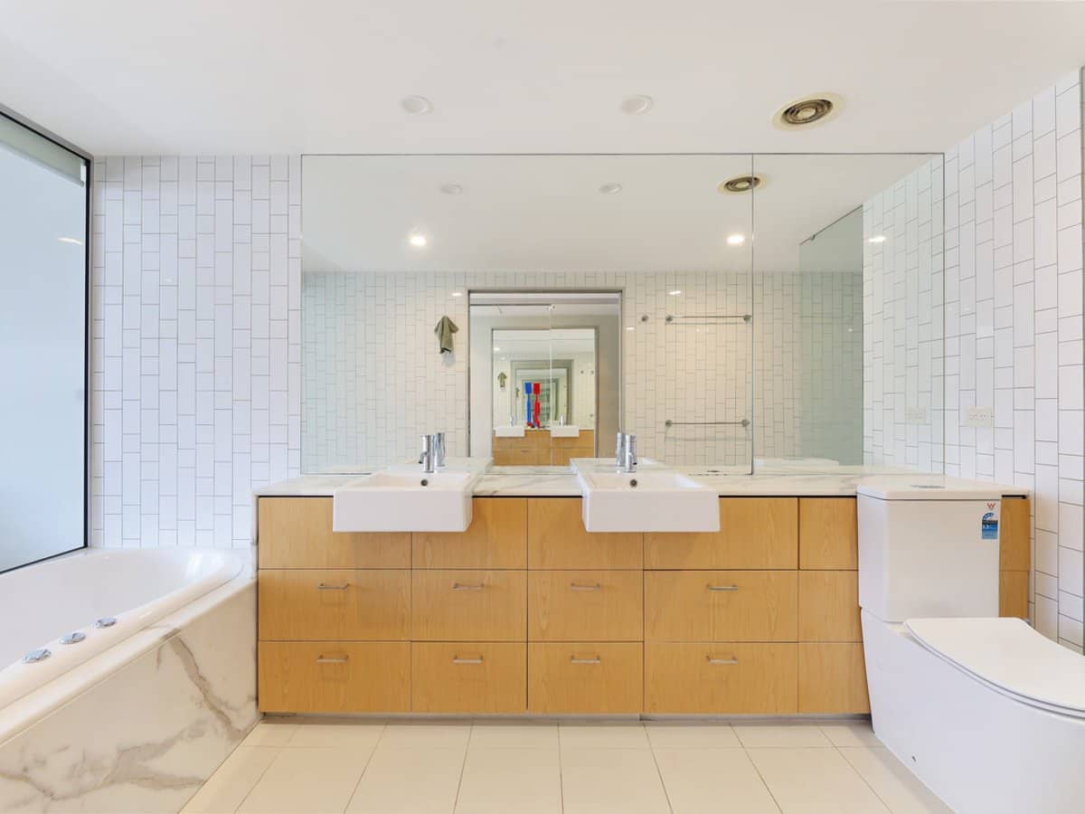 2-14 The Esplanade, Burleigh Heads - Thumbnail 10