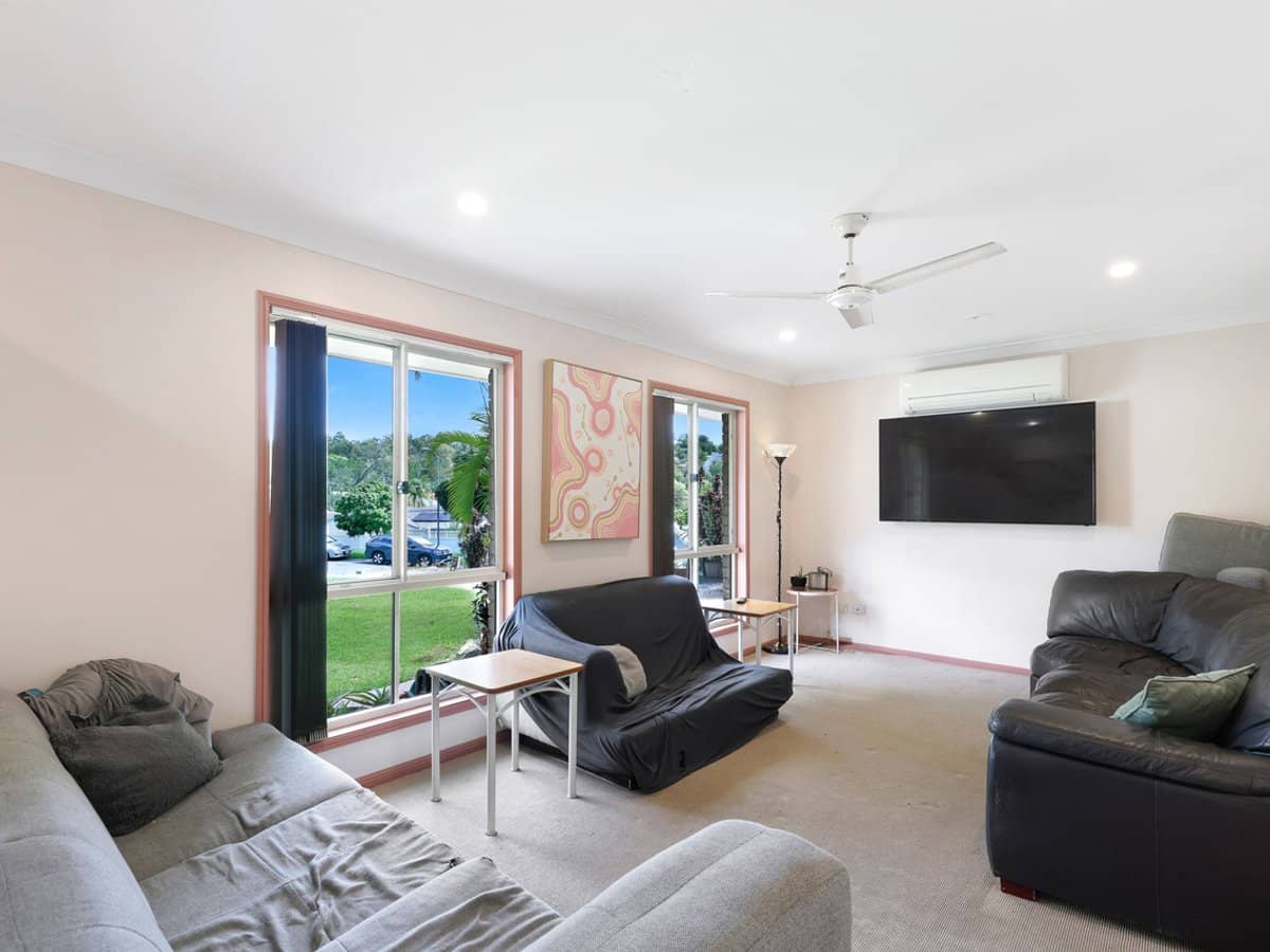 4 Jane Lane, OXENFORD - Thumbnail 4