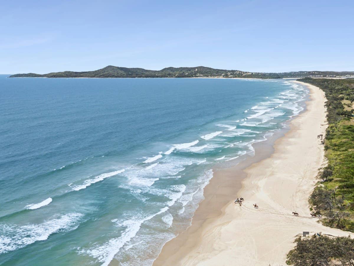 90 Beach Road, NOOSA NORTH SHORE - Thumbnail 2