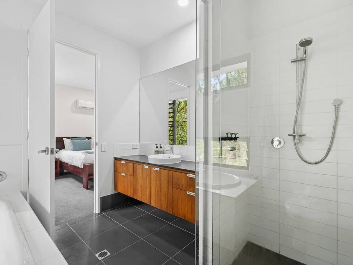 90 Beach Road, NOOSA NORTH SHORE - Thumbnail 12