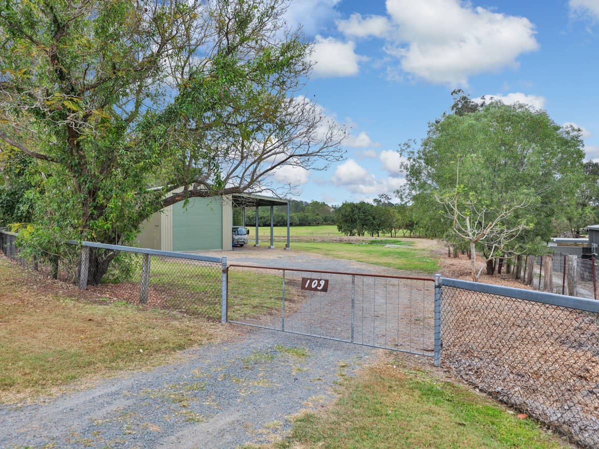 109-113 Natalie Road, BUCCAN - Thumbnail 2